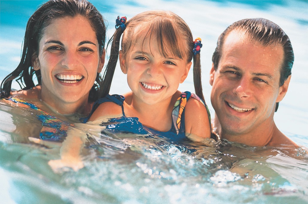 FamilySwimming